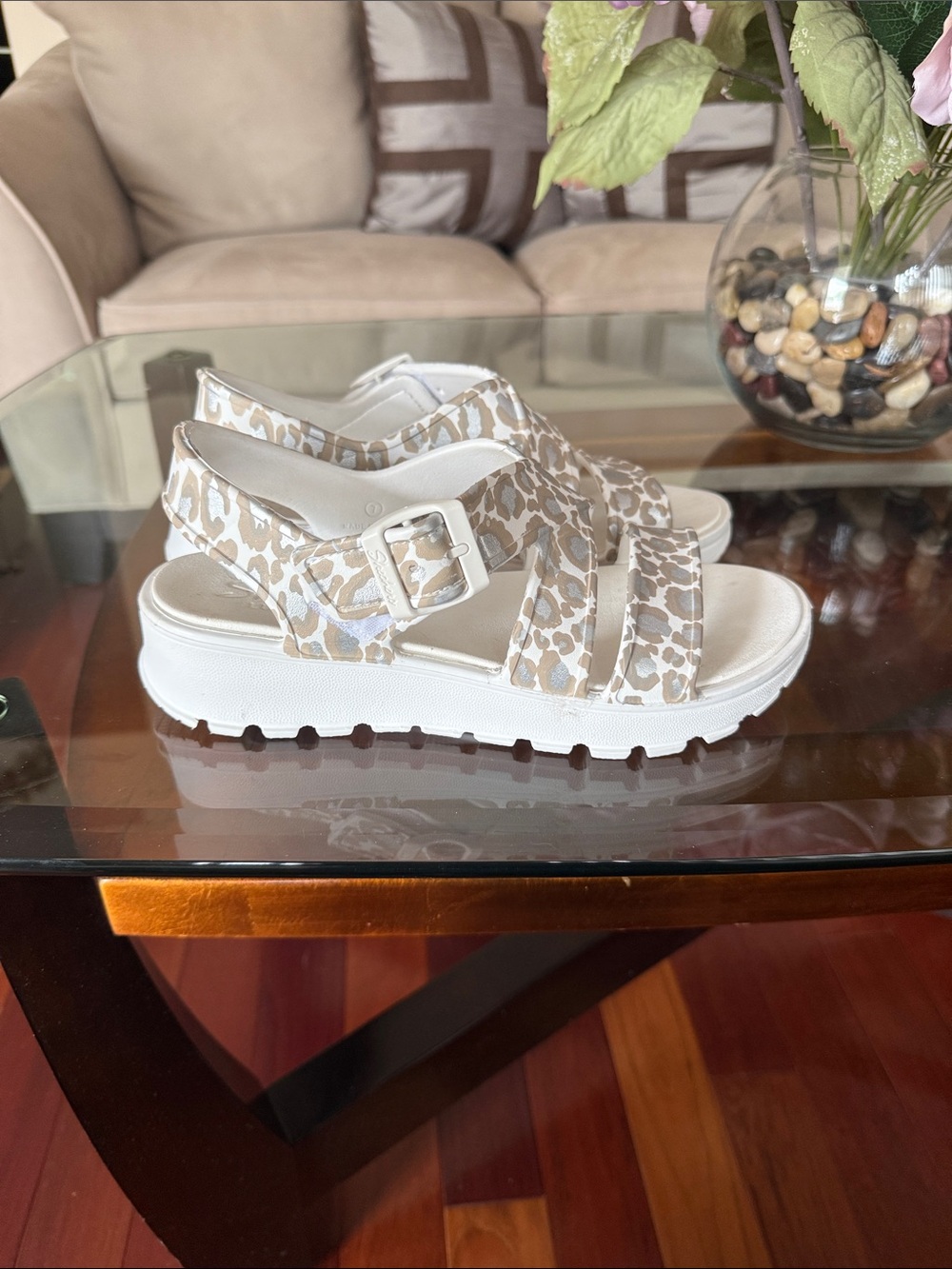 Skechers Women’s White and Beige Leopard Print Sandals - Picture 4 of 6
